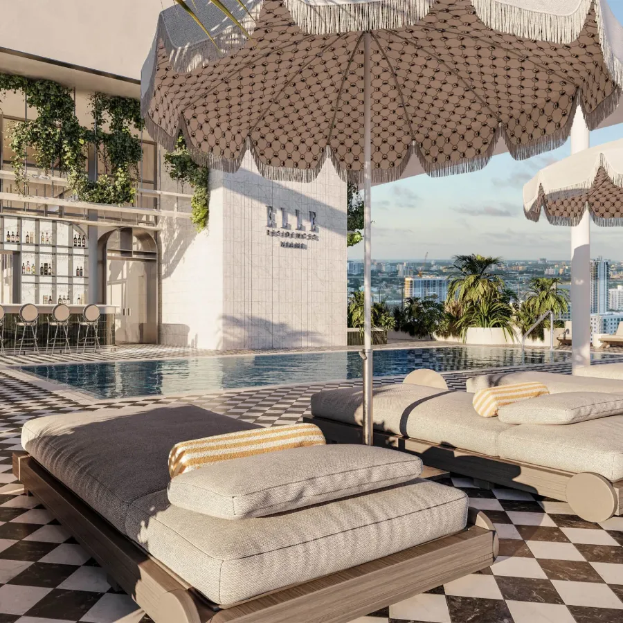 Piscina en la azotea de ELLE Residences